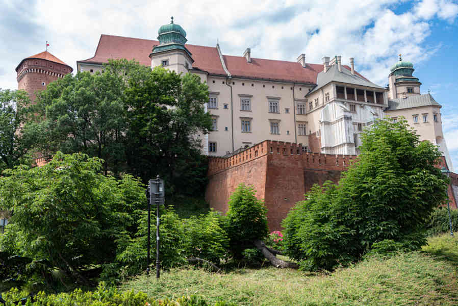 Polonia - Cracovia 043 - colina de Wawel - castillo de Wawel.jpg